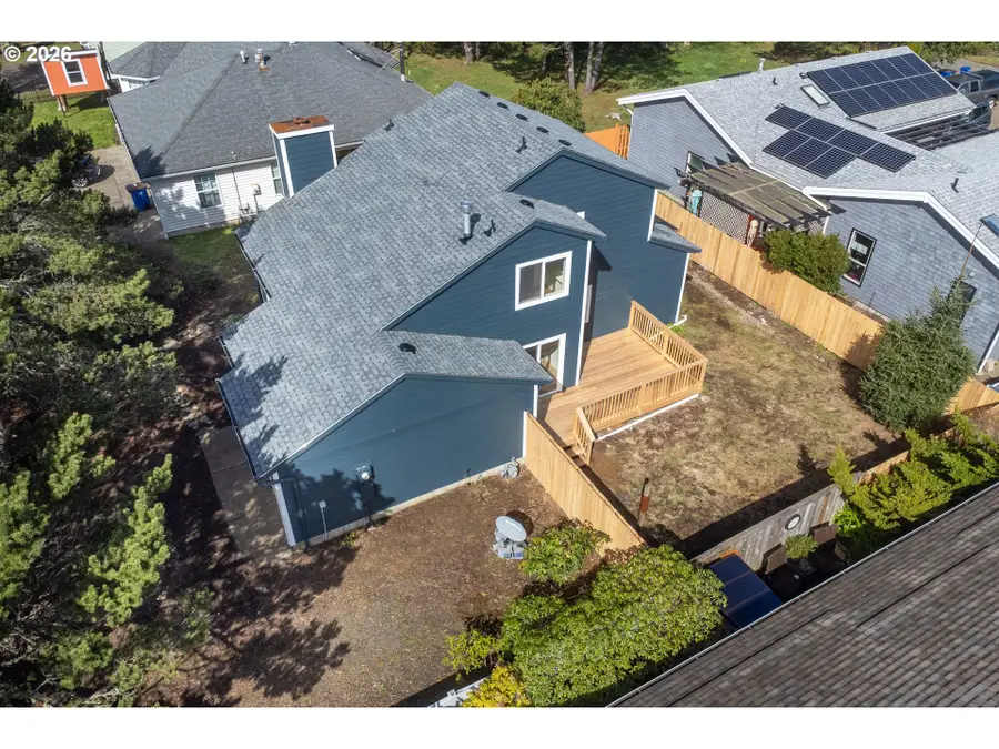 65 Sijota St, Lincoln Beach, OR 97388 - #3