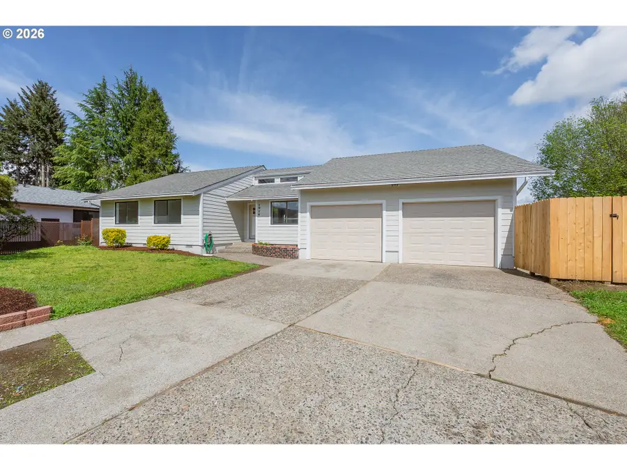 1676 NW Youngwood Ct, Roseburg, OR 97471 - #3