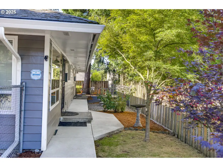 9016 9022 SE Ankeny St, Portland, OR 97216 - #3