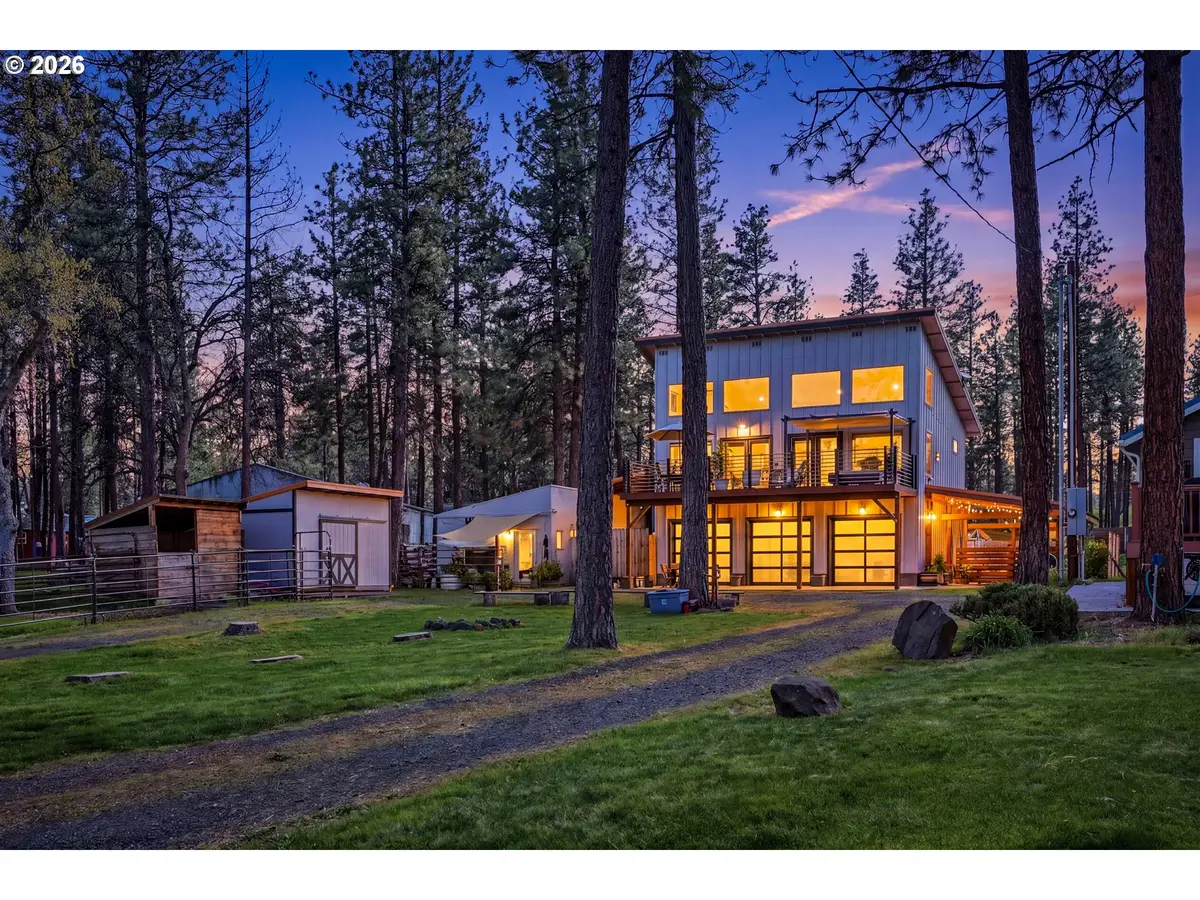 206 S Lakewood Rd, Pine Hollow, OR 97063 - #1