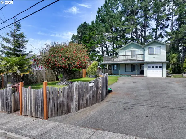 730 Pacific Ave #B, Brookings, OR 97415