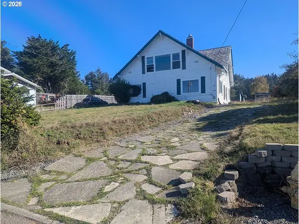 29681 Walker St, GoldBeach, OR 97444