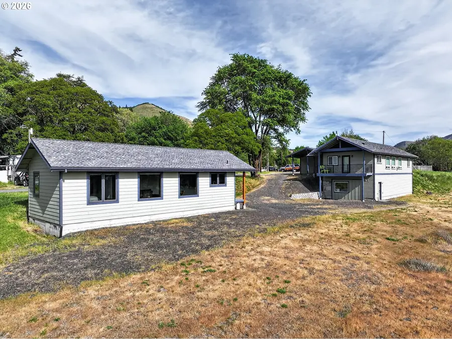 222 Washington St, Lyle, WA 98635 - #3