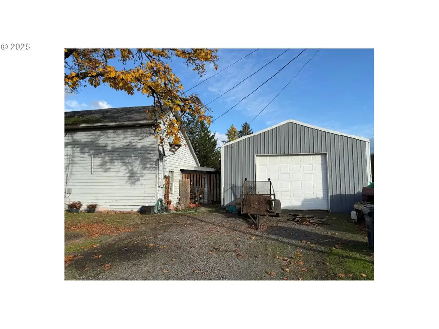 564 SW Cedar St, Mill City, OR 97360 - Image #3