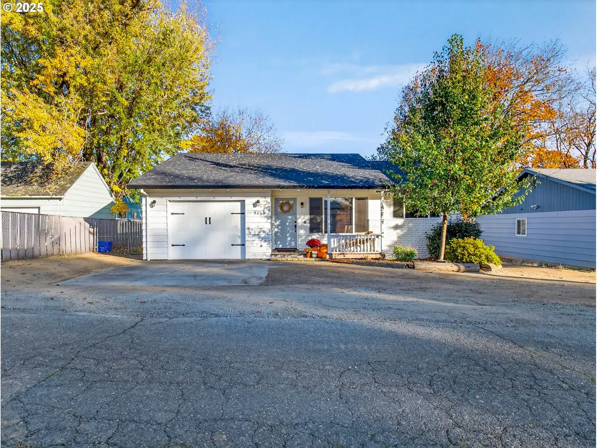 945 Laurel Ln, Oregon City, OR 97045 - Image #1