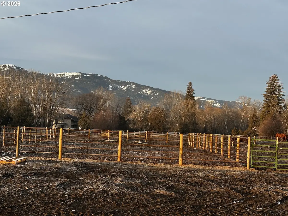 1025 SE Florence Ave, Enterprise, OR 97828 - Image #1