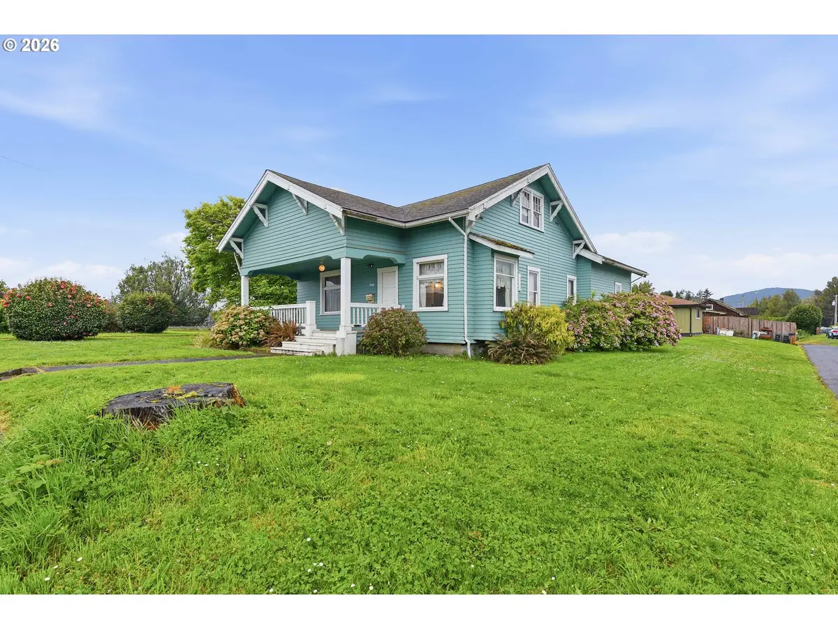 906 C St, Myrtle Point, OR 97458 - #1