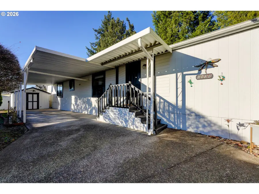 8434 SE Heritage Ct, Clackamas, OR 97015 - Image #2