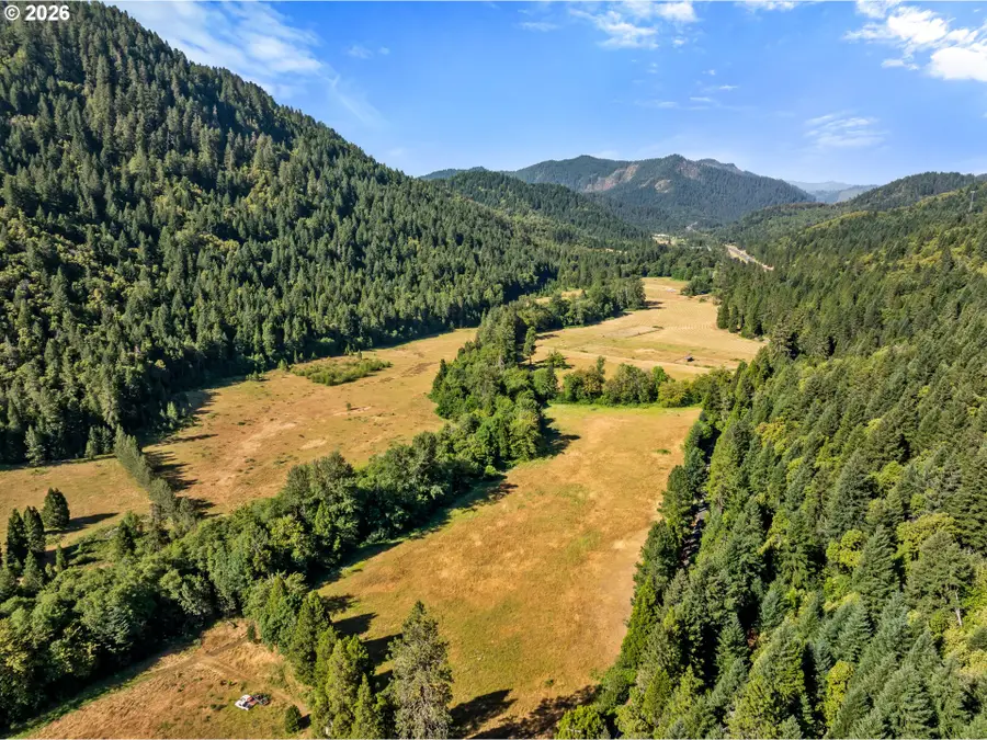 340 Speaker Rd, Wolf Creek, OR 97497 - #2