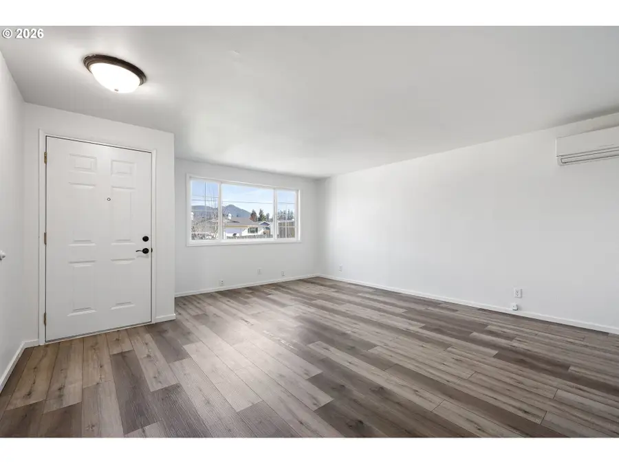 422 S 49th Pl, Springfield, OR 97478 - #3