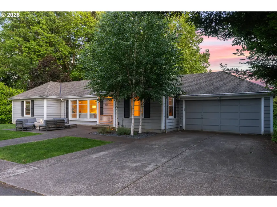 8120 SW Maple Dr, Portland, OR 97225 - #3