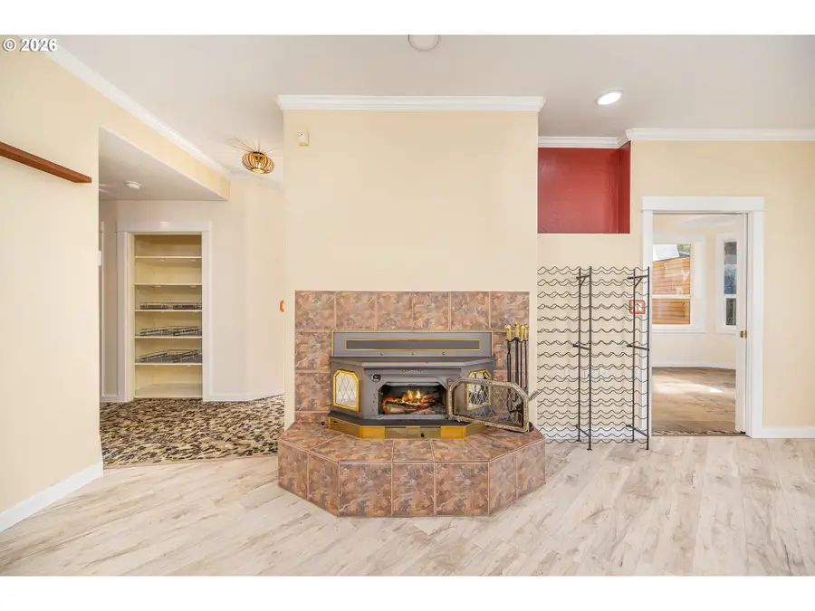 1565 Santa Rosa St, Eugene, OR 97401 - #2