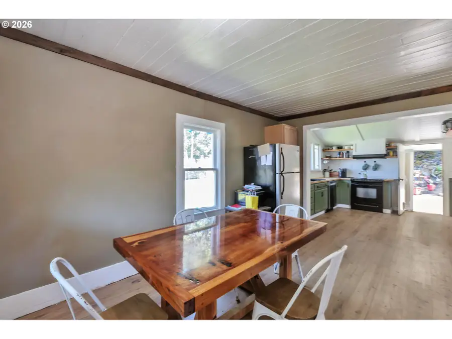 210 Washington St, Oregon City, OR 97045 - #2