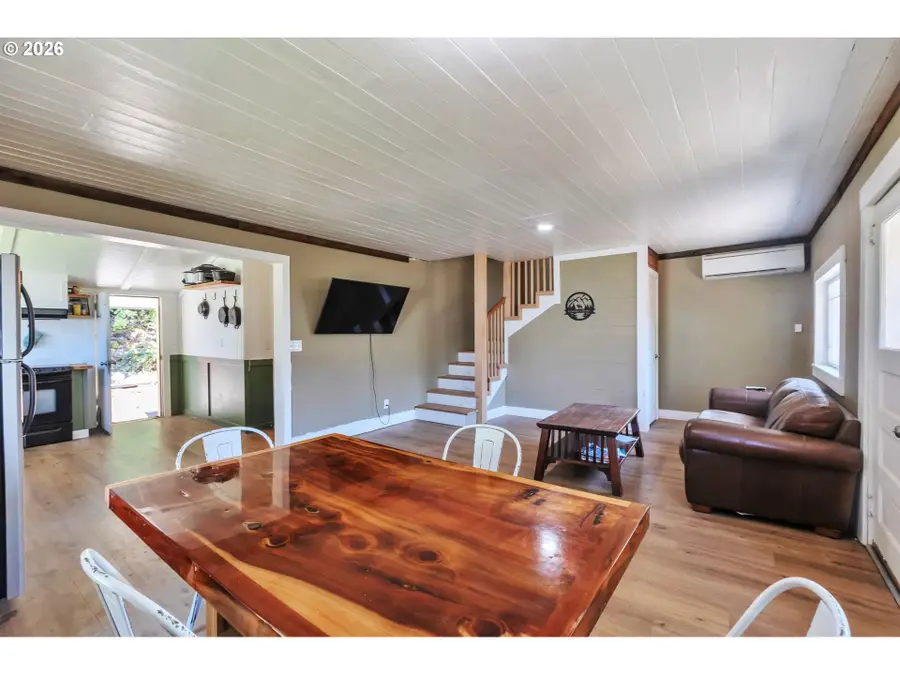 210 Washington St, Oregon City, OR 97045 - #3