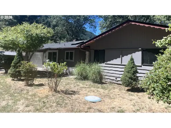 344 Peckerwood Ln, GrantsPass, OR 97527