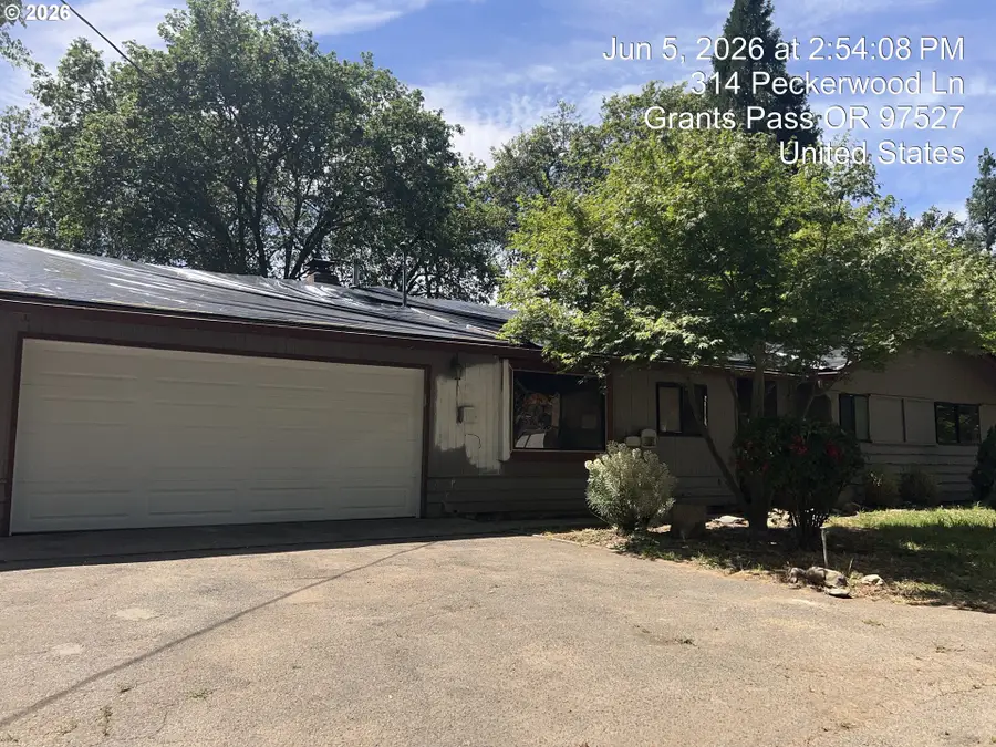 344 Peckerwood Ln, Grants Pass, OR 97527 - #2