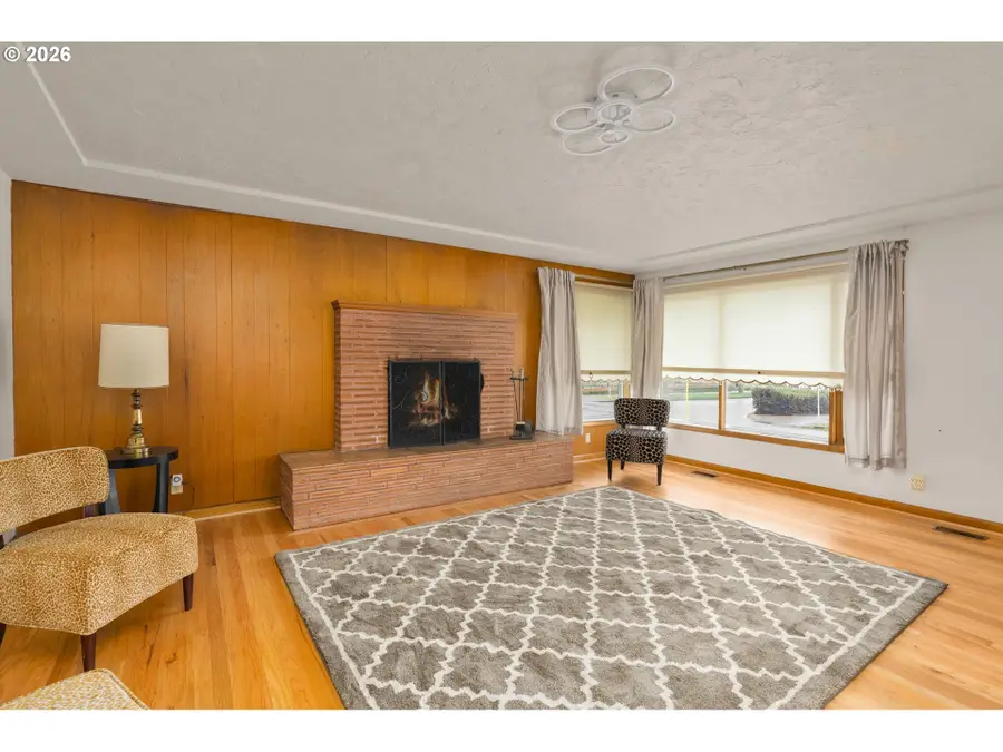 4212 SE Glenwood St, Portland, OR 97206 - #3