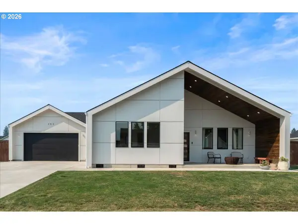 202 W Oak St, Yacolt, WA 98675
