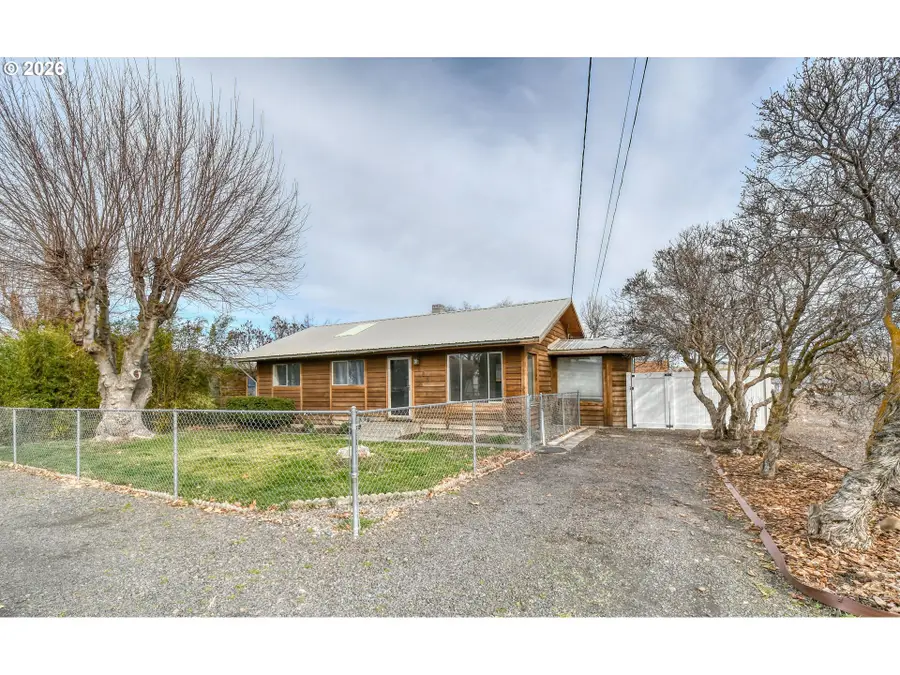 688 SW Cedar St, Pilot Rock, OR 97868 - #3