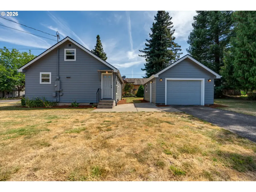 1139 NE Hembree St, McMinnville, OR 97128 - #3