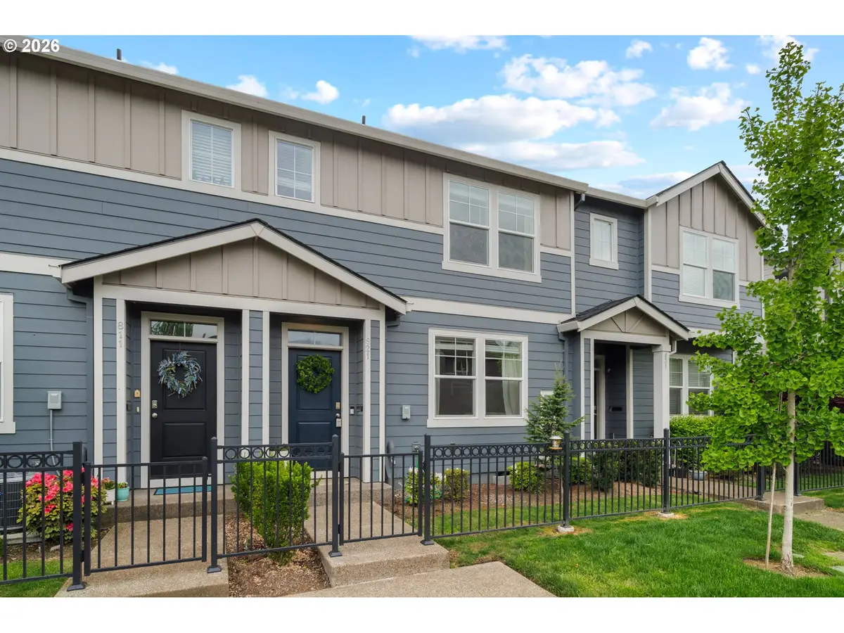 821 N 19th Ave, Cornelius, OR 97113 - #1