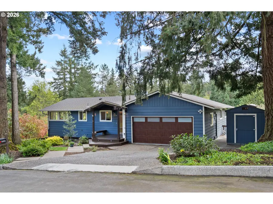 2194 Valley View Dr, Northwest Clackamas, OR 97068 - #3