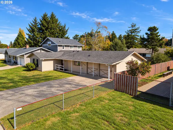 2561 Fir St, NorthBend, OR 97459