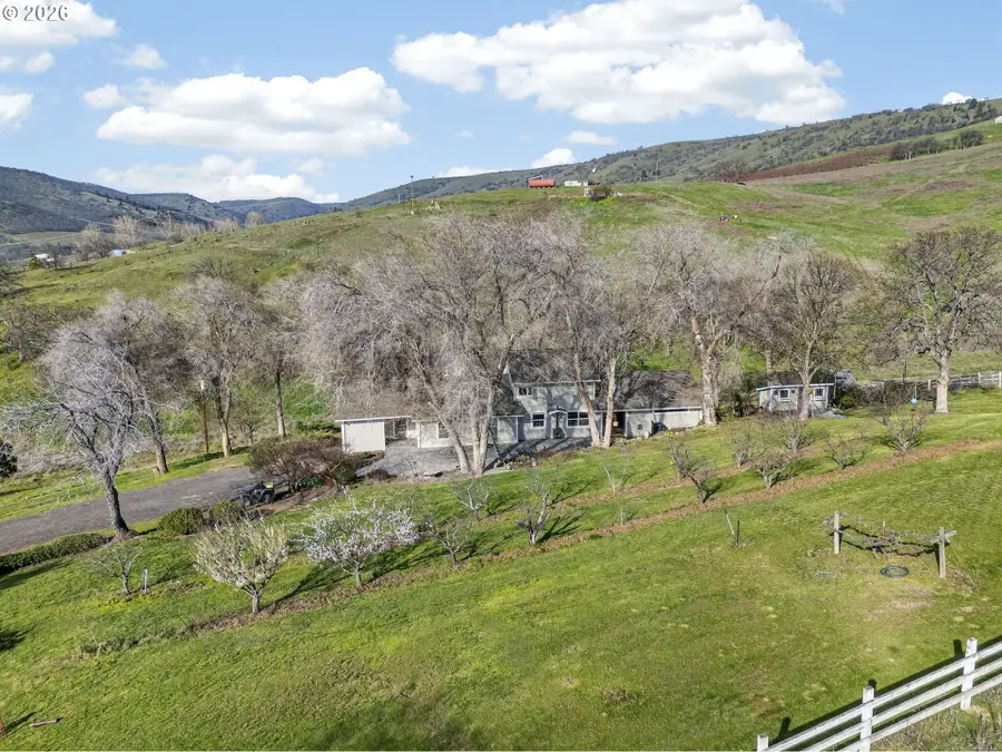 3465 Three Mile Rd, The Dalles, OR 97058 - #2