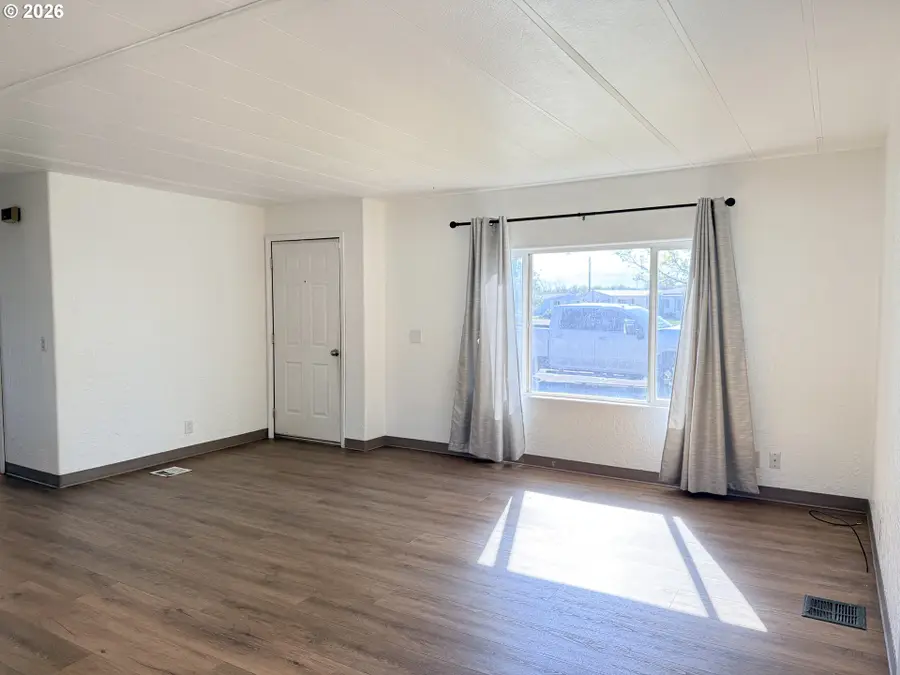 1330 W Sunland Ave, Hermiston, OR 97838 - #2