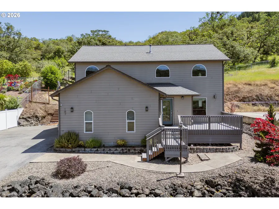 187 North View Dr, Roseburg, OR 97470 - #2