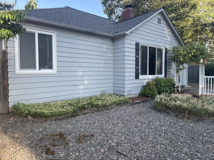 766 W Union St, Roseburg, OR 97471 - #3