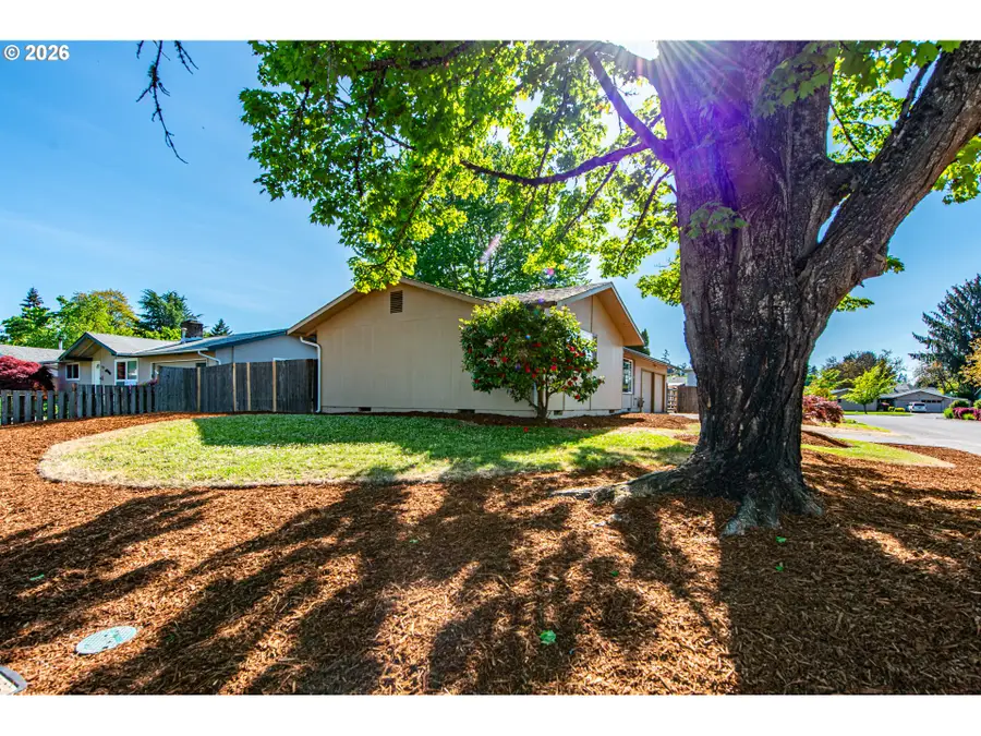 196 Maverick Ave, Eugene, OR 97404 - #3