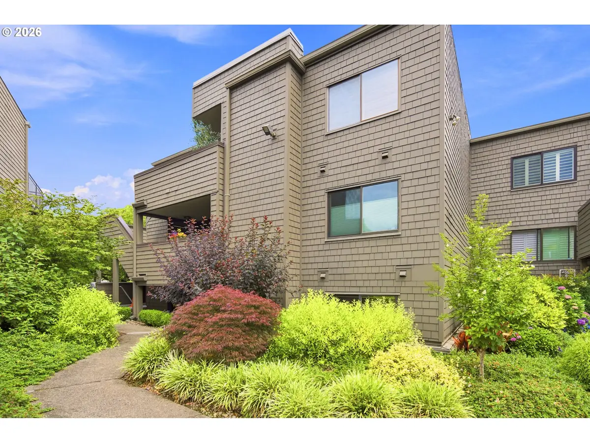 5620 S Riverside Ln #1, Portland, OR 97239 - #1