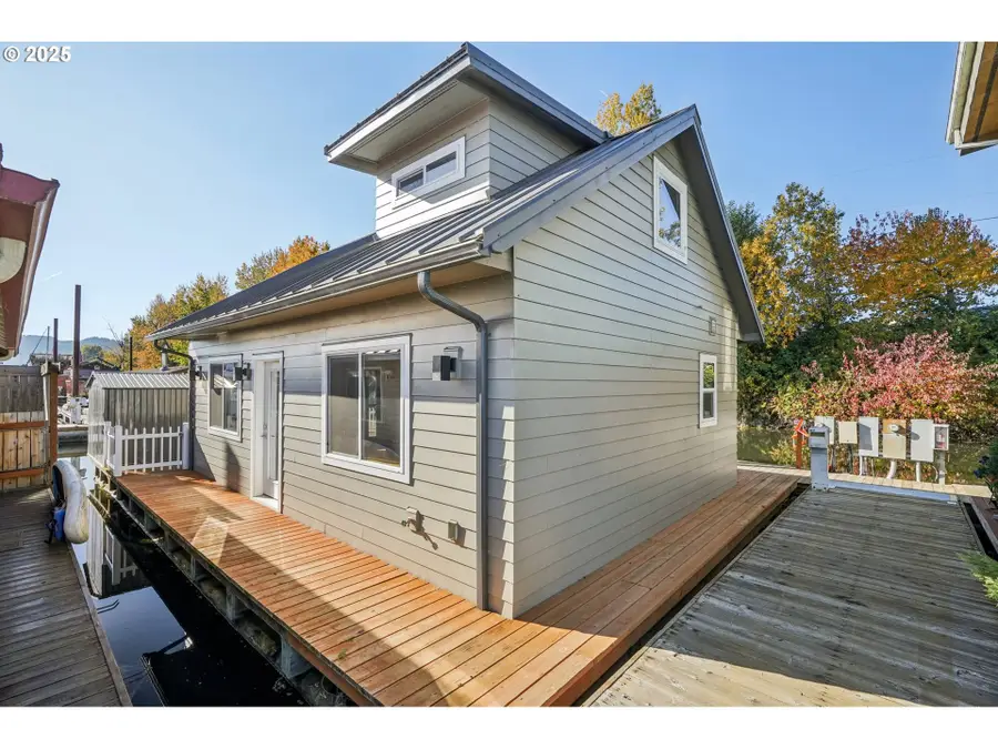 34326 Johnson Landing Rd #E-1, Scappoose, OR 97056 - Image #2