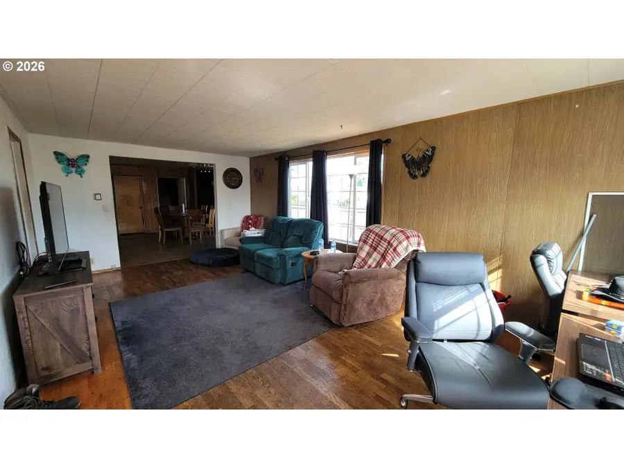 2410 Porter St, Lebanon, OR 97355 - #3