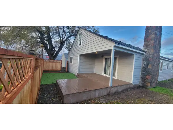 1123 W 2nd St, TheDalles, OR 97058