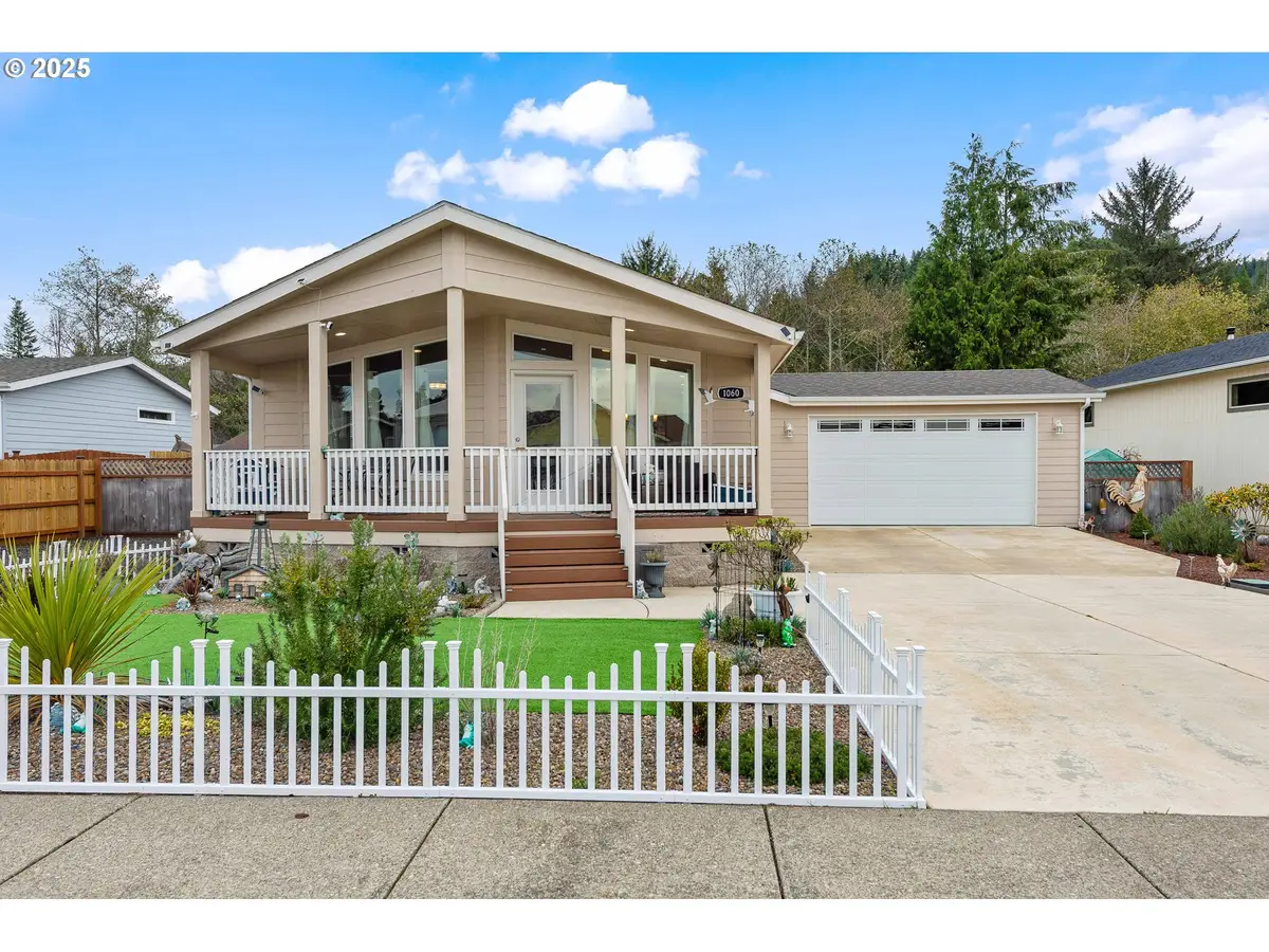 1060 Cedar Loop, Lakeside, OR 97449 - Image #1