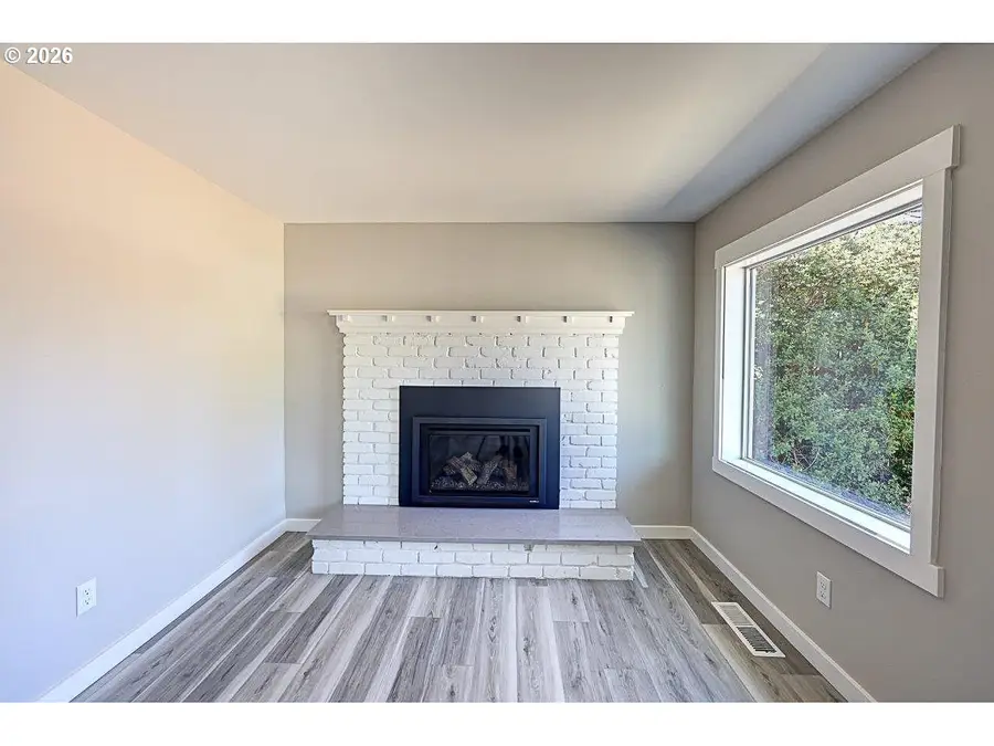 811 17th Ave, Seaside, OR 97138 - #3