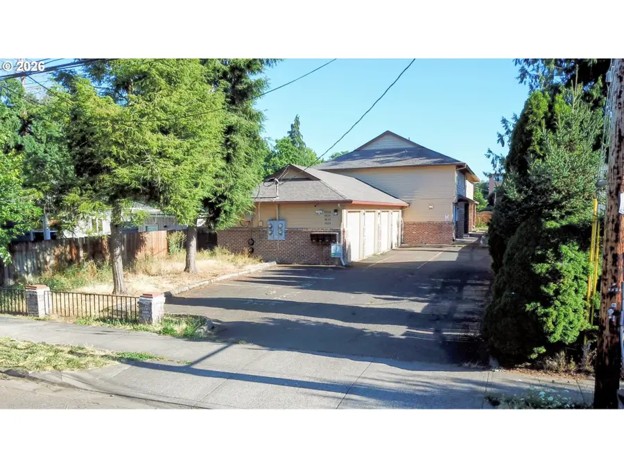8826 SE Lafayette St, Portland, OR 97266 - #2