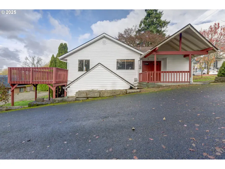 16381 Hunter Ave, Oregon City, OR 97045 - Image #2