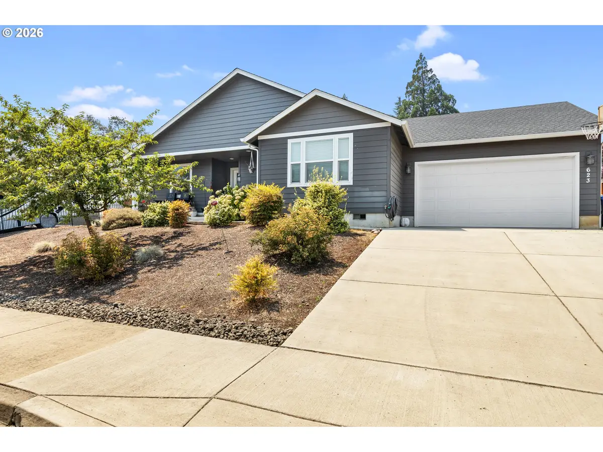 623 SE Garden Way Dr, Winston, OR 97496 - #1