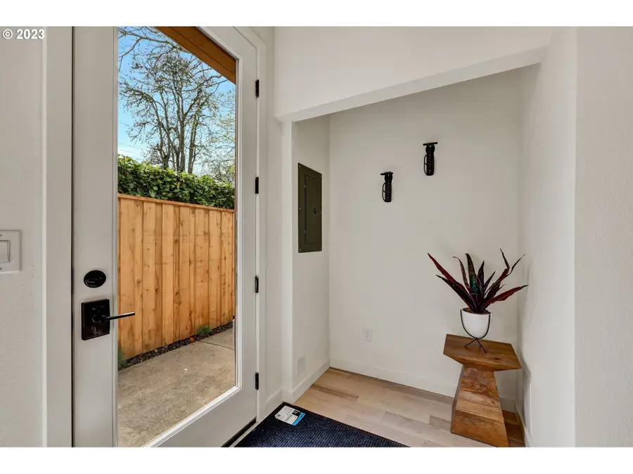 7558 N Berkeley Ave, Portland, OR 97203 - Image #3