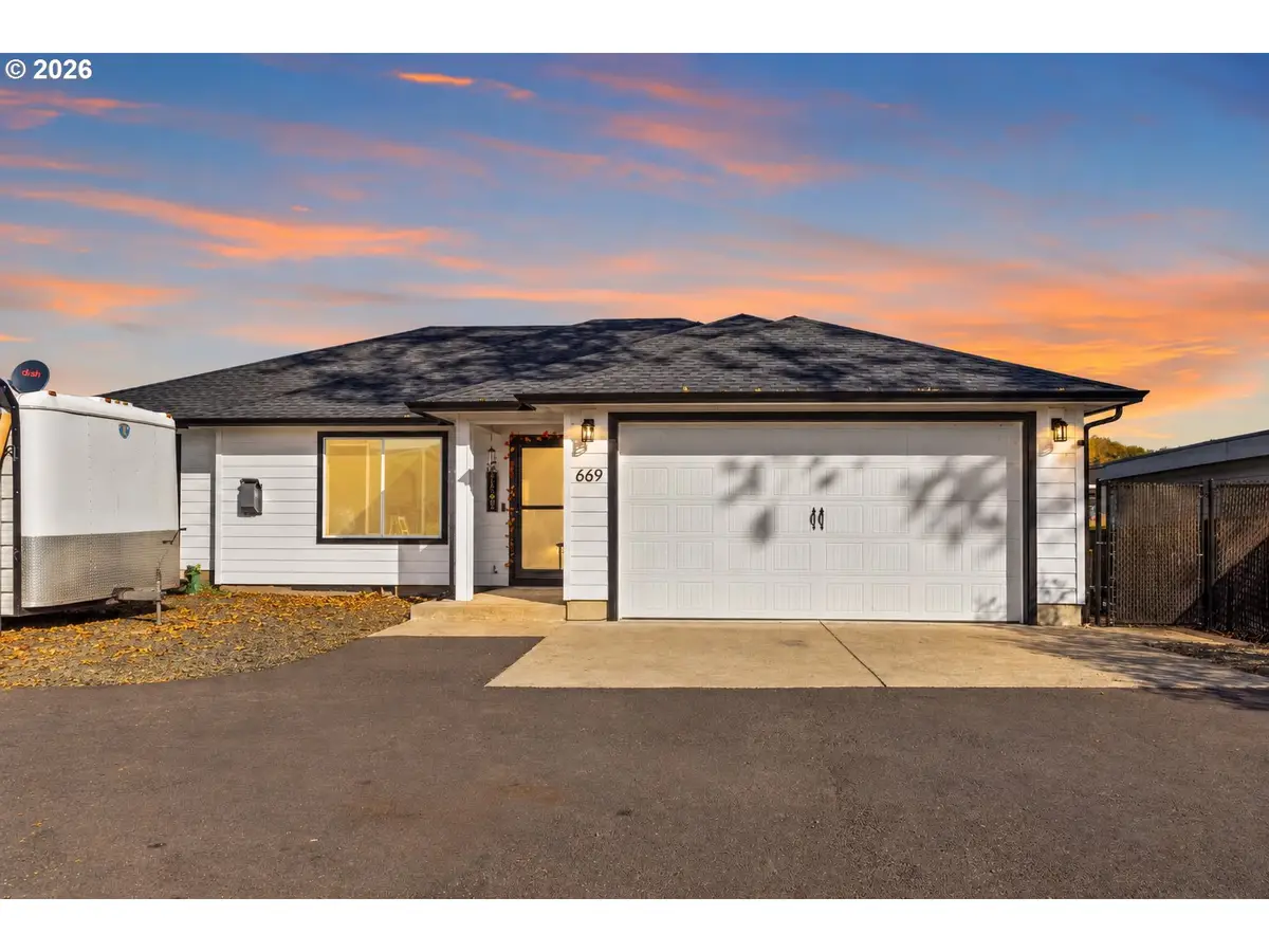 669 NW T St, Winston, OR 97496 - #1