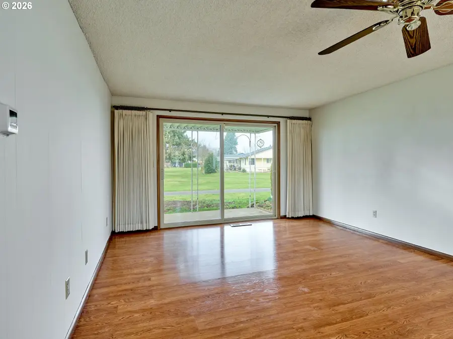 163 W Clackamas Cir, Woodburn, OR 97071 - Image #3