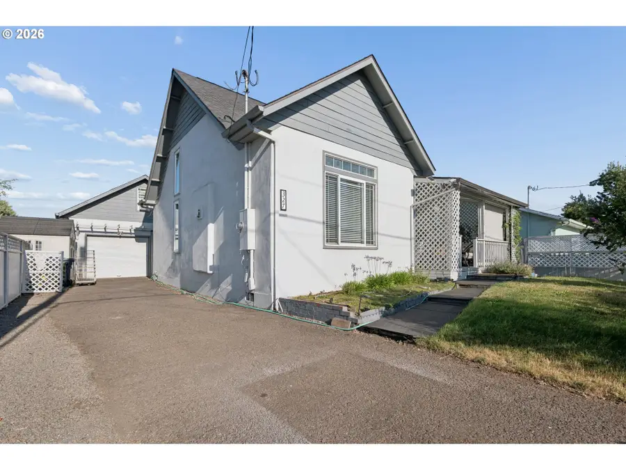 327 S 46th St, Springfield, OR 97478 - #2