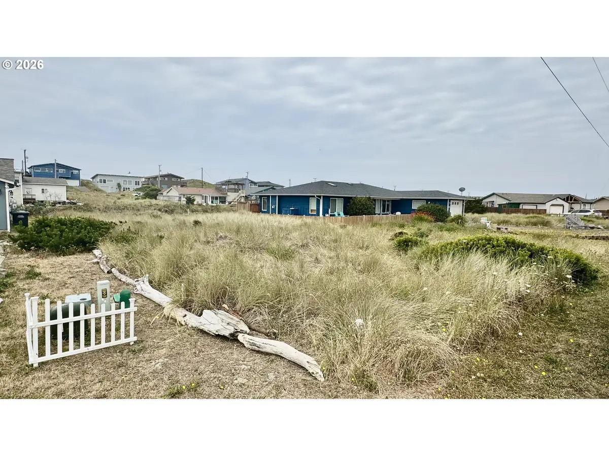 1945 NW Admiralty Cir, Waldport, OR 97394 - #1