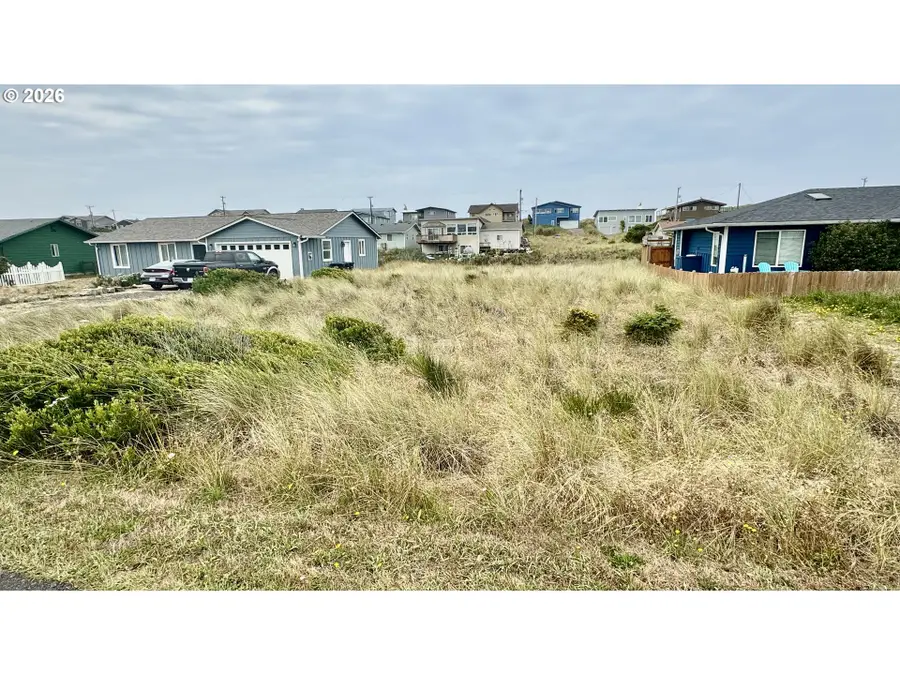 1945 NW Admiralty Cir, Waldport, OR 97394 - #3