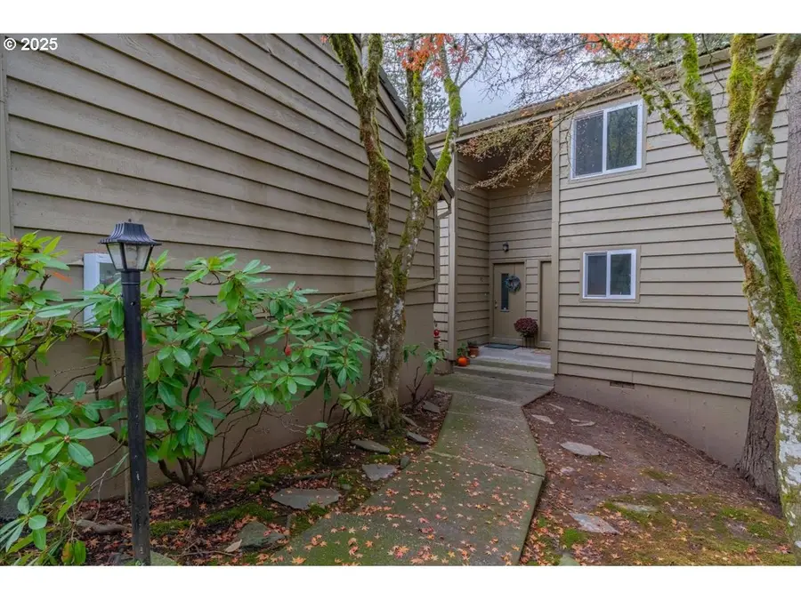 94 Cervantes Cir, Lake Oswego, OR 97035 - Image #2