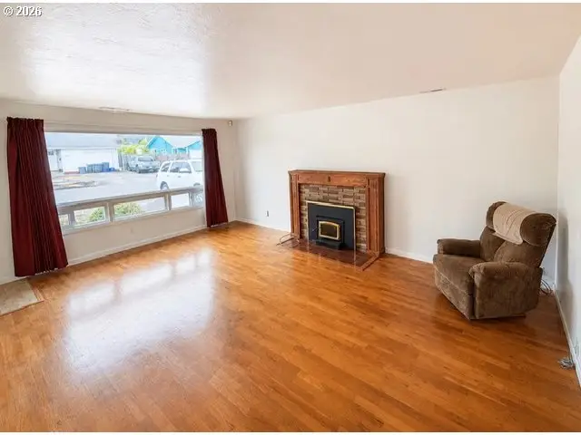 1231 N St, Springfield, OR 97477 - #2