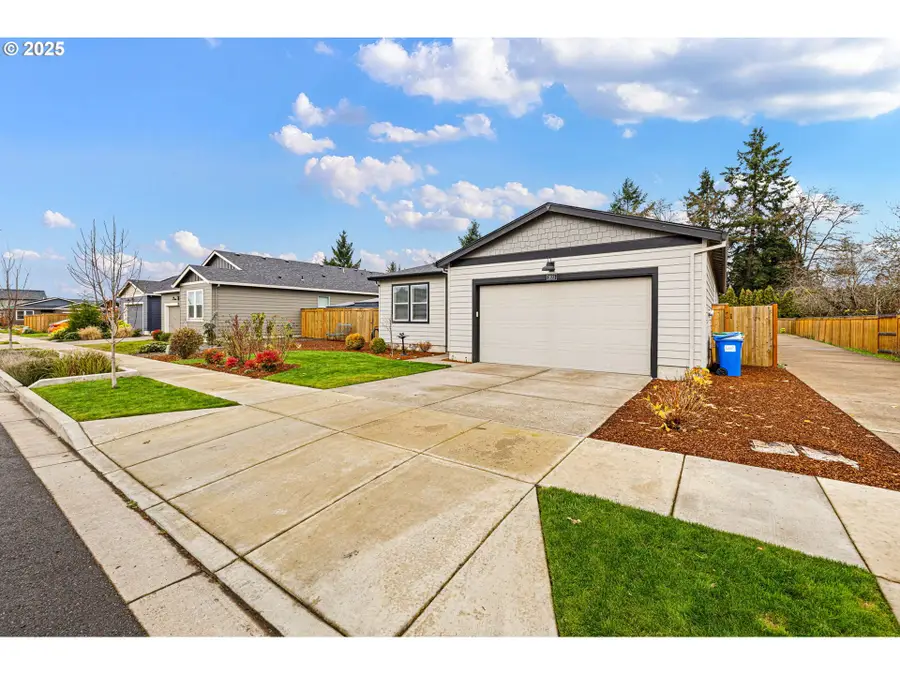 1633 Zoe Ave, Eugene, OR 97404 - Image #3